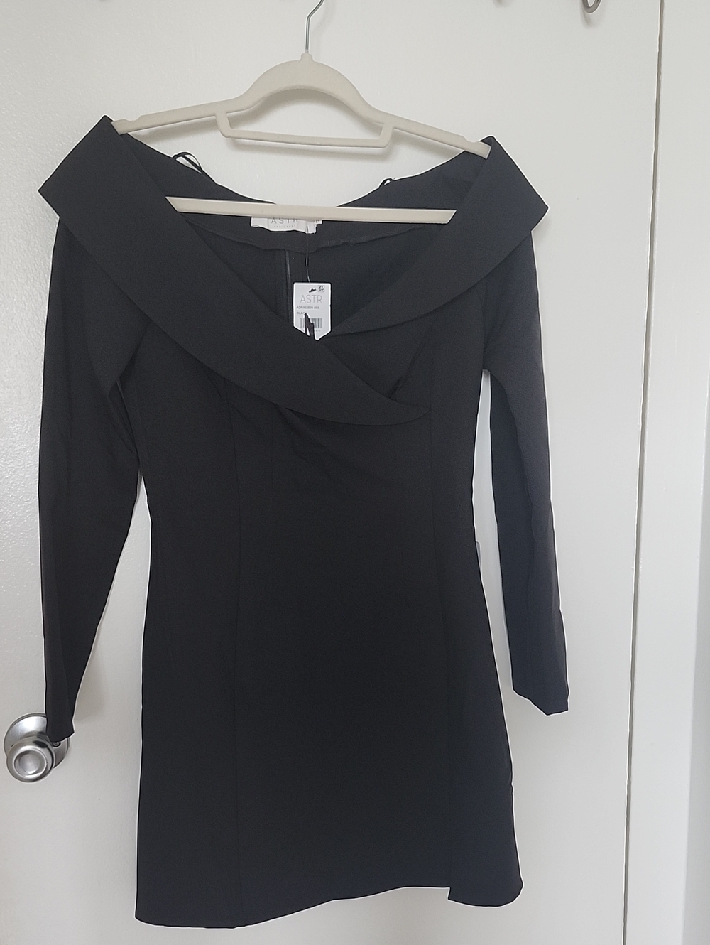 ASTR Off Shoulder Mini Dress - Picture 4 of 6